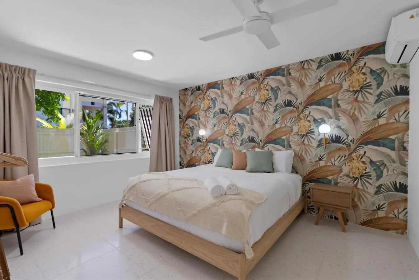 Tropicana Boutique Hotel - 1 Cairns